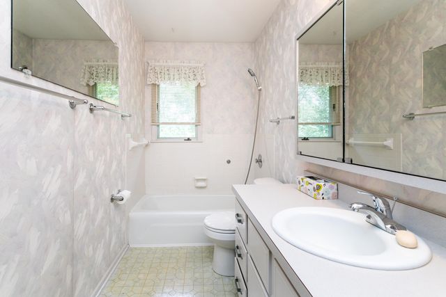 3808 FAUROT DR, Columbia, MO 65203