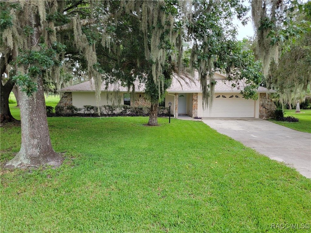 1131 N Sabal Palm Way, Inverness, FL 34453