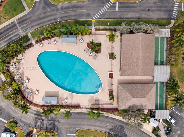 9748 S Belfort Cir 201, Tamarac, FL 33321