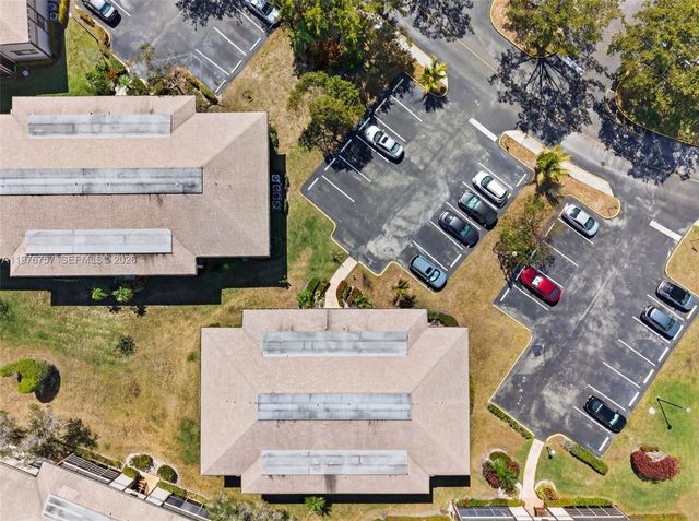 9748 S Belfort Cir 201, Tamarac, FL 33321