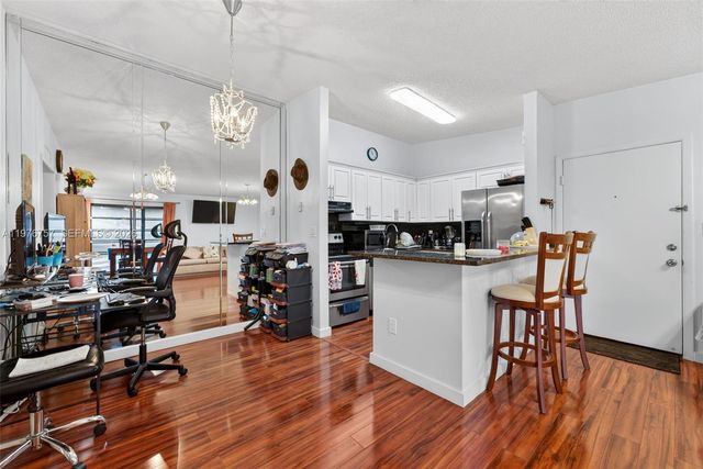 9748 S Belfort Cir 201, Tamarac, FL 33321