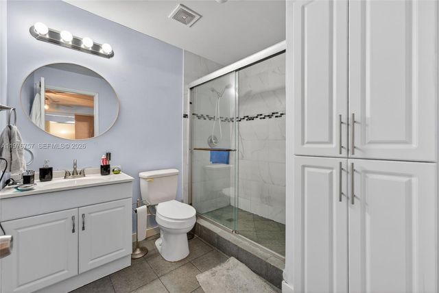 9748 S Belfort Cir 201, Tamarac, FL 33321