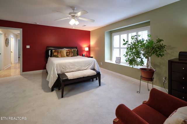 7810 Galaxy Way, Powell, TN 37849