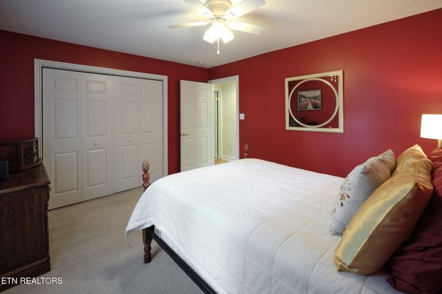 7810 Galaxy Way, Powell, TN 37849