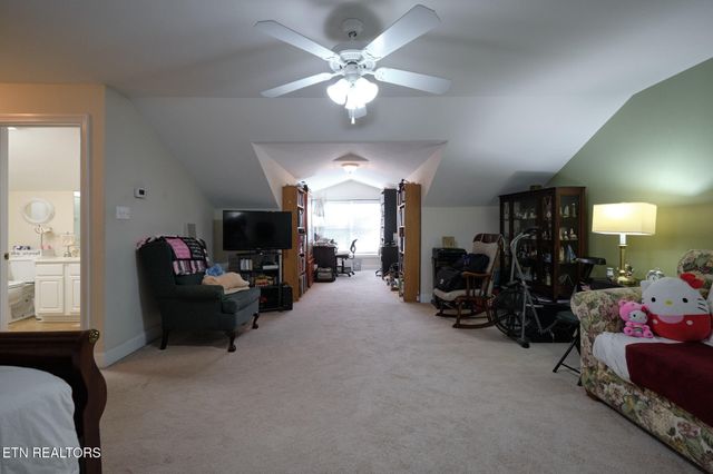7810 Galaxy Way, Powell, TN 37849