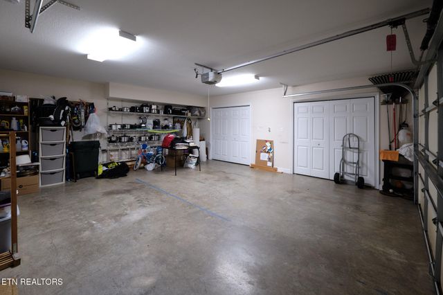 7810 Galaxy Way, Powell, TN 37849