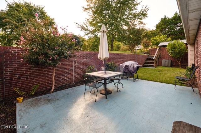 7810 Galaxy Way, Powell, TN 37849