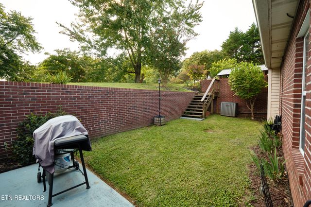 7810 Galaxy Way, Powell, TN 37849