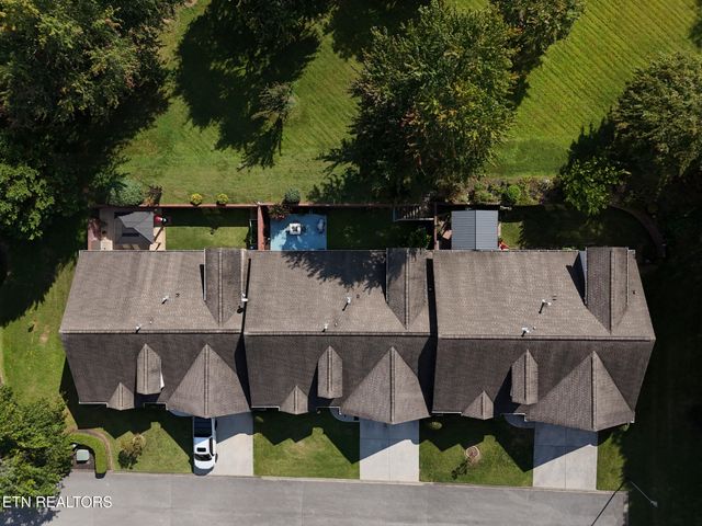 7810 Galaxy Way, Powell, TN 37849