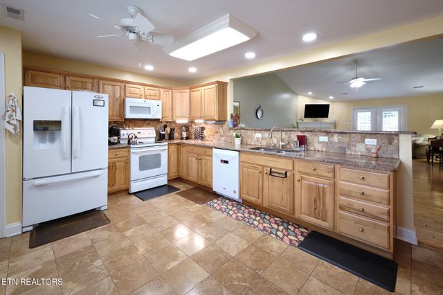 7810 Galaxy Way, Powell, TN 37849