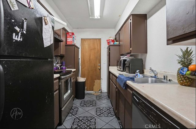 1024 Bernard Street, Bakersfield, CA 93305
