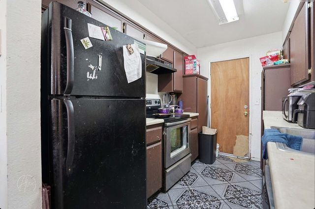 1024 Bernard Street, Bakersfield, CA 93305
