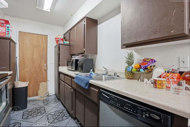 1024 Bernard Street, Bakersfield, CA 93305