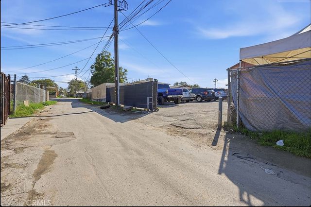 1024 Bernard Street, Bakersfield, CA 93305