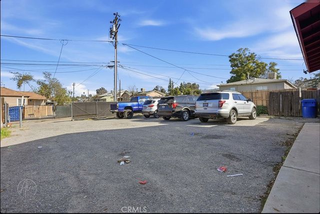 1024 Bernard Street, Bakersfield, CA 93305