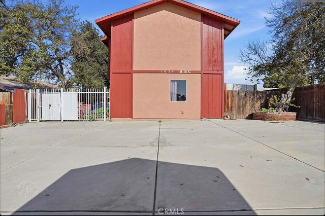 1024 Bernard Street, Bakersfield, CA 93305