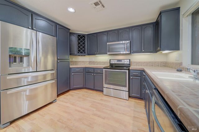 373 Shadow Creek Dr, Rio Vista, CA 94571