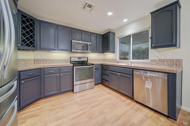 373 Shadow Creek Dr, Rio Vista, CA 94571