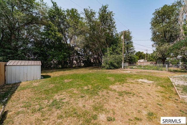 957 Meadowbrook Lane, Pocatello, ID 83201