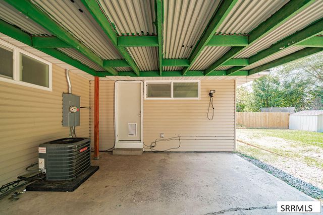 957 Meadowbrook Lane, Pocatello, ID 83201