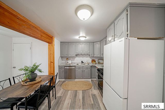957 Meadowbrook Lane, Pocatello, ID 83201