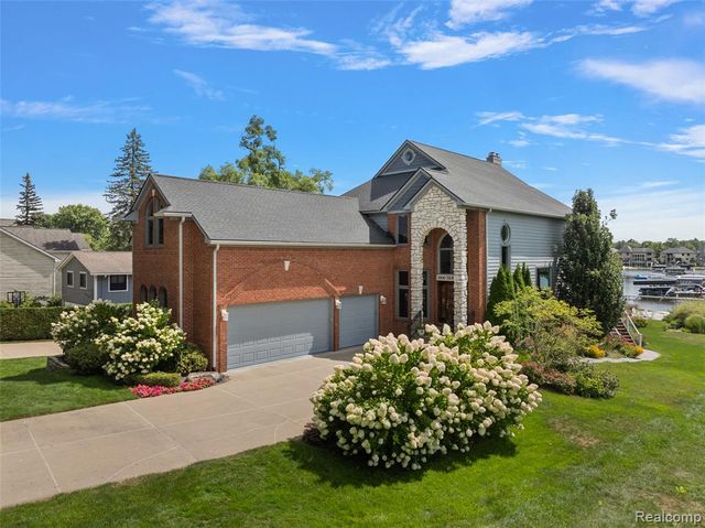1600 Vanstone Drive, Commerce Twp, MI 48382