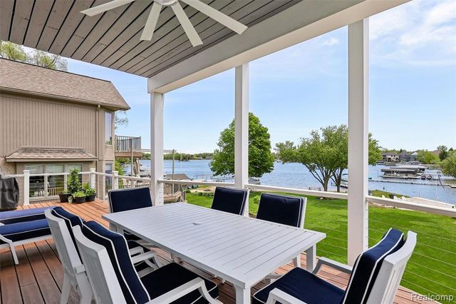 1600 Vanstone Drive, Commerce Twp, MI 48382