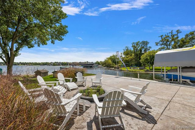 1600 Vanstone Drive, Commerce Twp, MI 48382