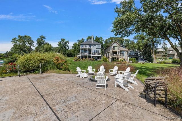 1600 Vanstone Drive, Commerce Twp, MI 48382