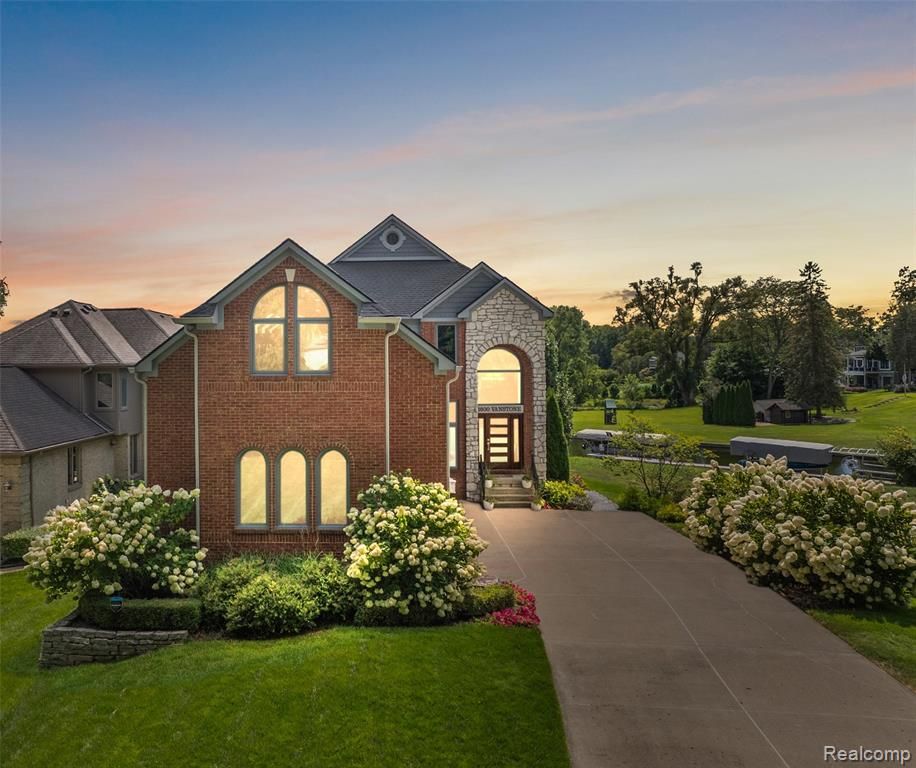 1600 Vanstone Drive, Commerce Twp, MI 48382