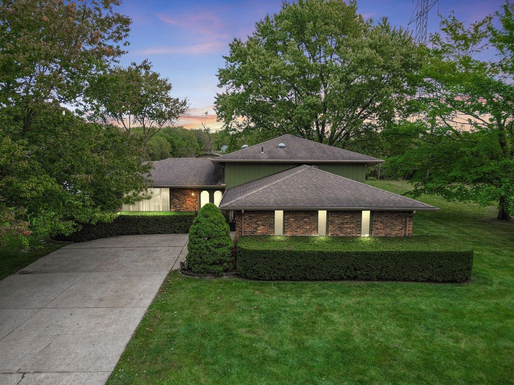 279 W Robbie Lane, Valparaiso, IN 46385