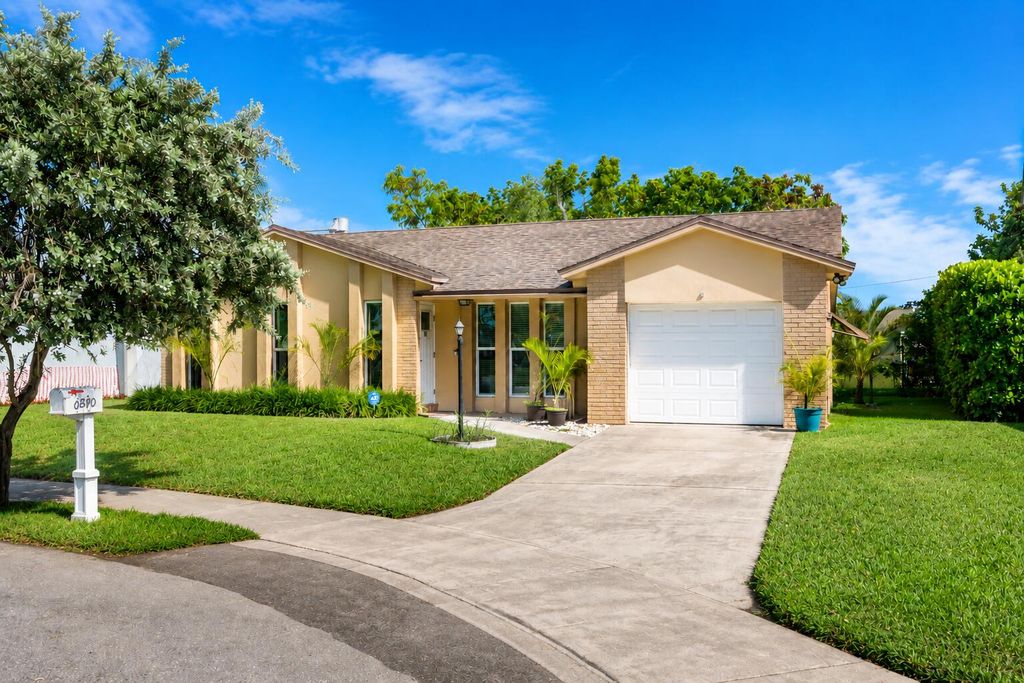 6270 Sherman Street, Hollywood, FL 33024
