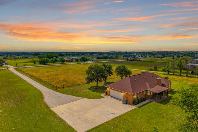483 Christy Kay Lane, Rhome, TX 76078