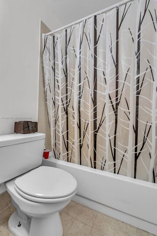 7060 NW 179th St 210, Hialeah, FL 33015