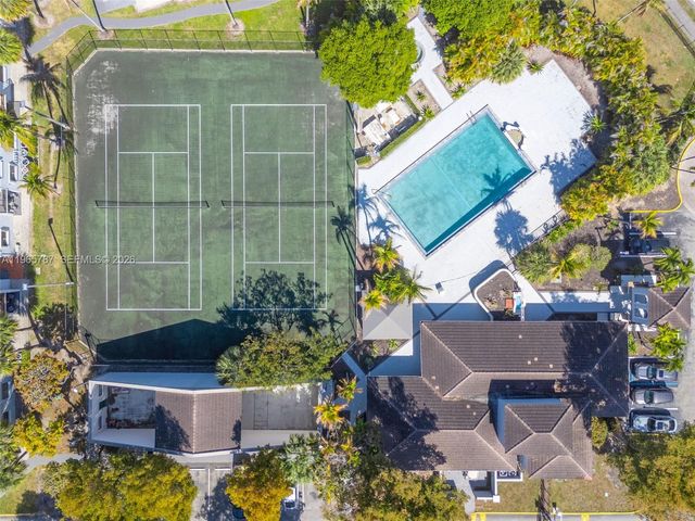 7060 NW 179th St 210, Hialeah, FL 33015