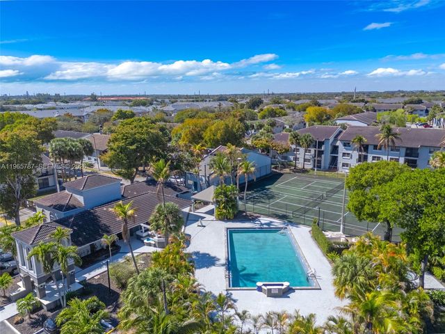 7060 NW 179th St 210, Hialeah, FL 33015