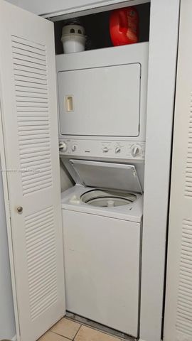 7060 NW 179th St 210, Hialeah, FL 33015