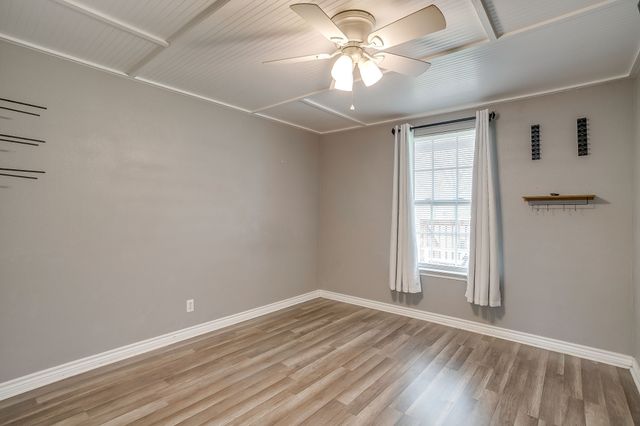 202 S Avenue C, Blum, TX 76627