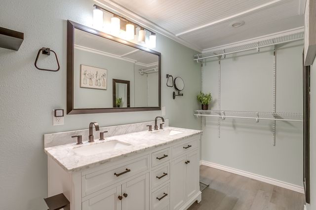 202 S Avenue C, Blum, TX 76627