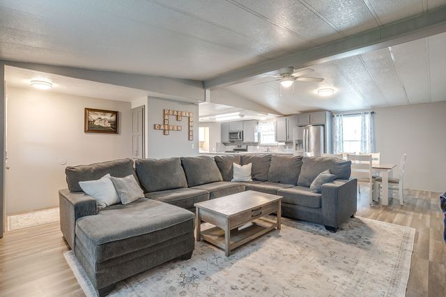 202 S Avenue C, Blum, TX 76627