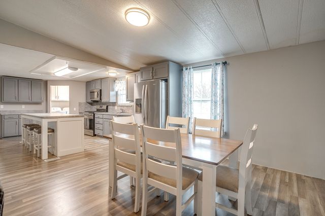 202 S Avenue C, Blum, TX 76627