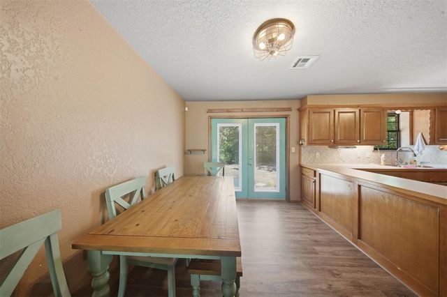 662 S Range Road, Mcloud, OK 74851