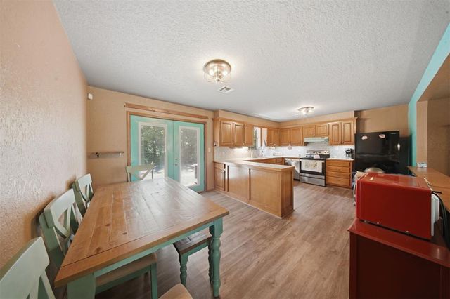 662 S Range Road, Mcloud, OK 74851