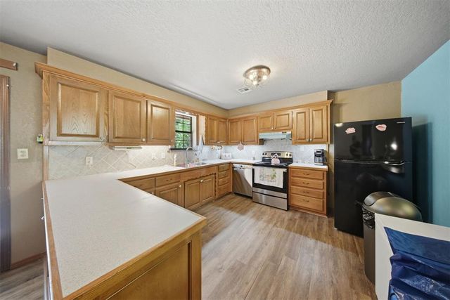 662 S Range Road, Mcloud, OK 74851