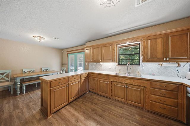 662 S Range Road, Mcloud, OK 74851
