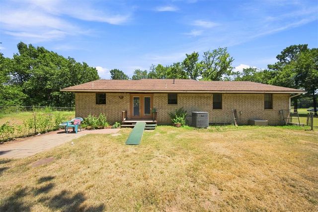 662 S Range Road, Mcloud, OK 74851