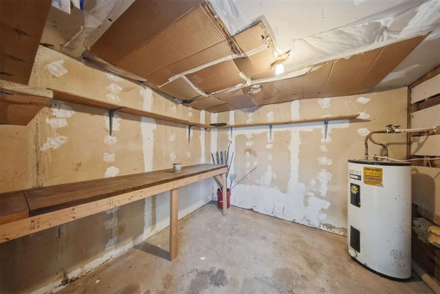 662 S Range Road, Mcloud, OK 74851