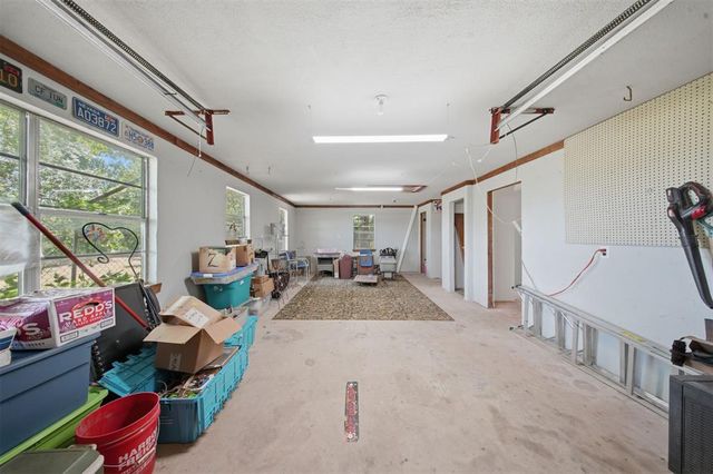 662 S Range Road, Mcloud, OK 74851