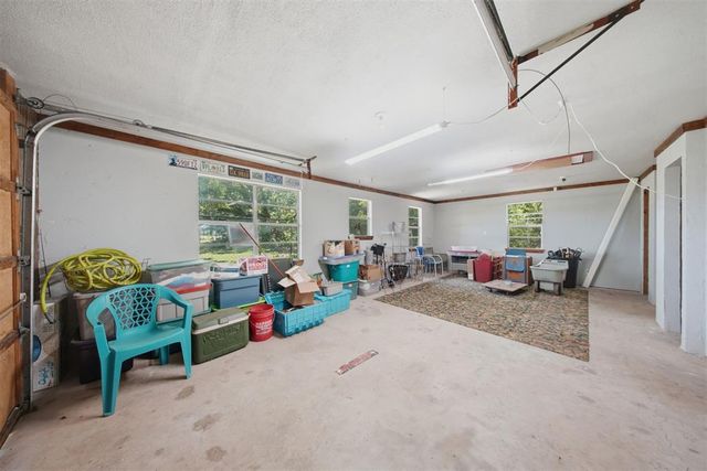 662 S Range Road, Mcloud, OK 74851