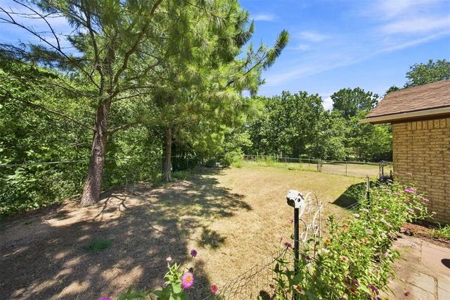662 S Range Road, Mcloud, OK 74851